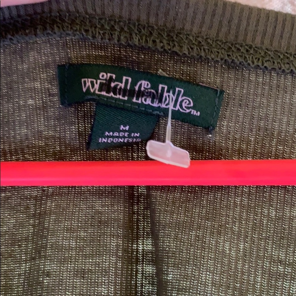 Cropped Button Top - Picture 2 of 4